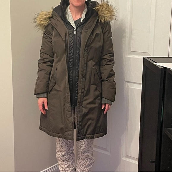 EUC- Down filled Ookpik winter coat, size S - Picture 6 of 7